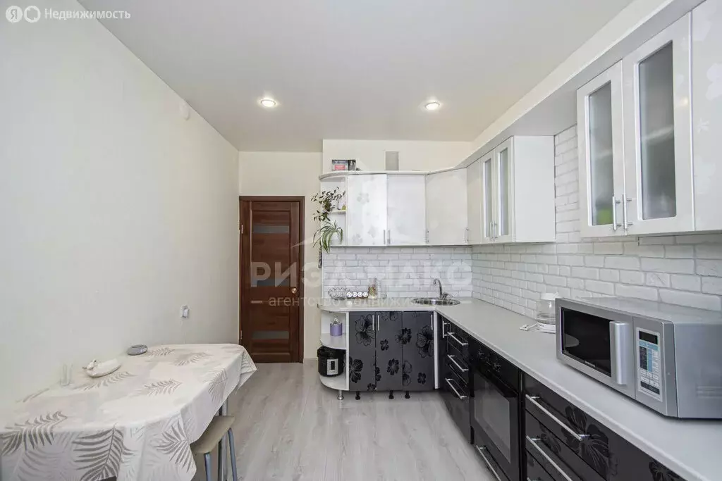 1-комнатная квартира: Брянск, улица Горбатова, 10 (48 м) - Фото 1