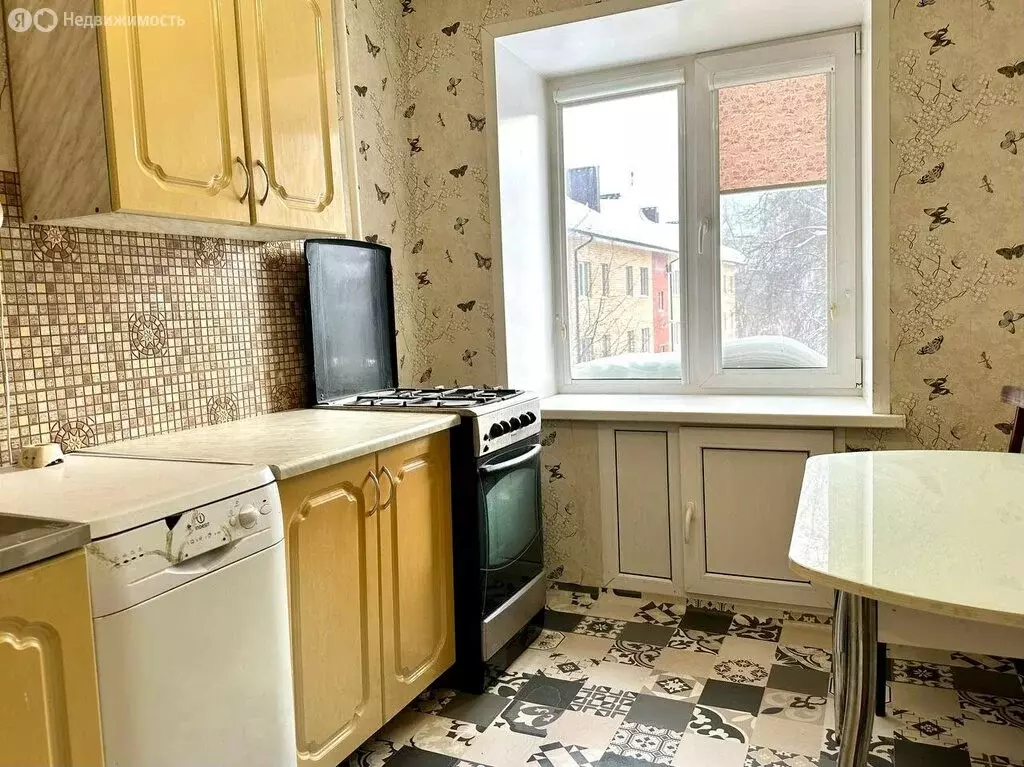 3-комнатная квартира: Пермь, улица Репина, 21 (59 м) - Фото 1