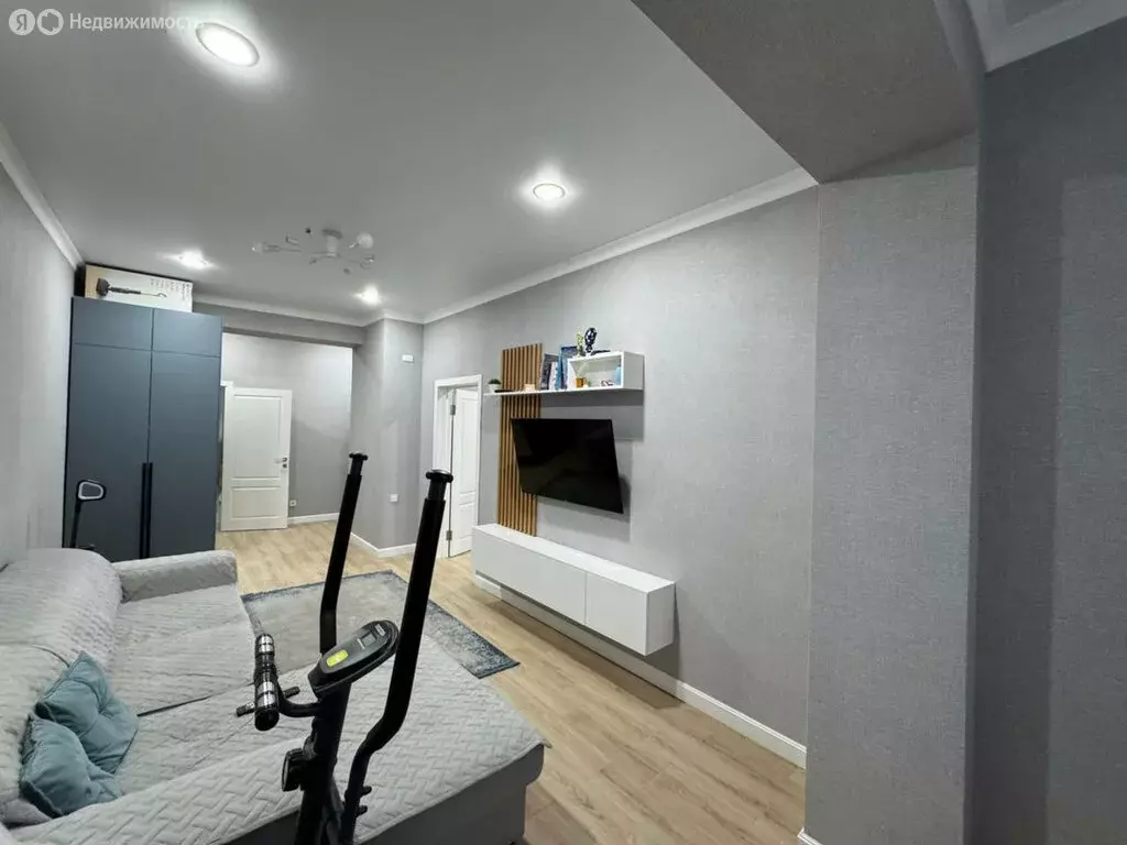 3-комнатная квартира: Нальчик, 2-я Надречная улица, 126Ак5 (77 м) - Фото 2