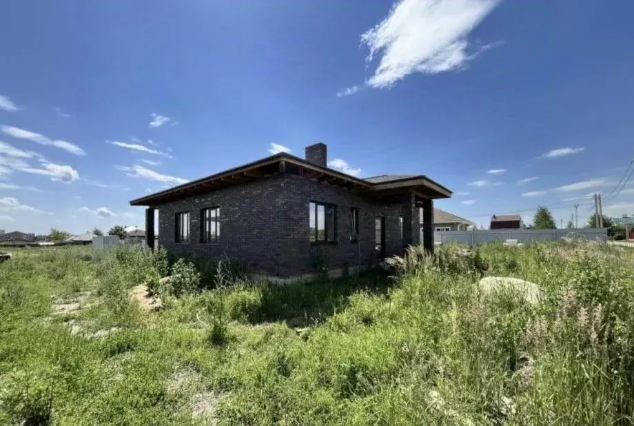 Дом в Рязанская область, Рязанский муниципальный округ, д. Рожок, ... - Фото 1