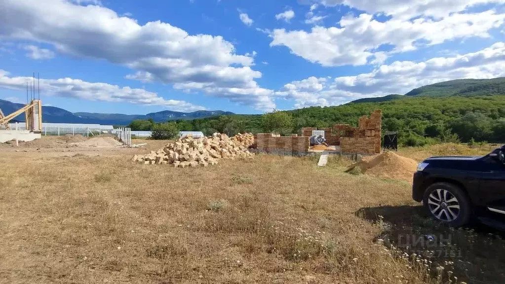 Участок в Крым, Бахчисарайский район, Голубинское с/пос, с. Нижняя ... - Фото 0