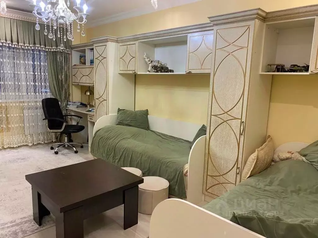 3-к кв. Брянская область, Брянск ул. Горбатова, 10 (89.7 м) - Фото 1