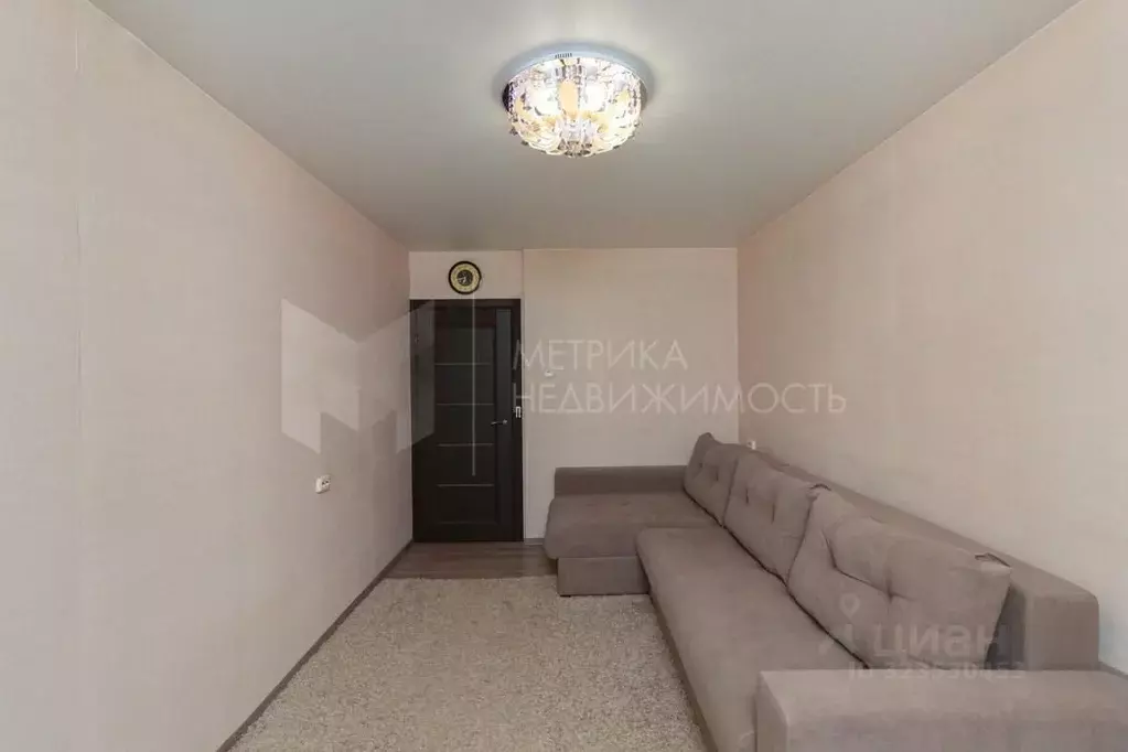 1-к кв. Тюменская область, Тюмень ул. Домостроителей, 26к1 (37.9 м) - Фото 1