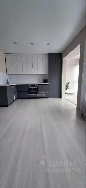 2-к кв. Тюменская область, Тюмень ул. Павла Шарова, 8 (70.5 м) - Фото 1