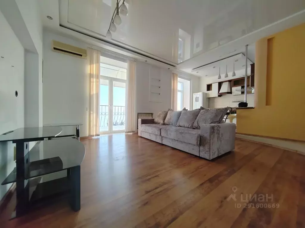 Студия Саратовская область, Саратов наб. Космонавтов, 7 (37.0 м) - Фото 1