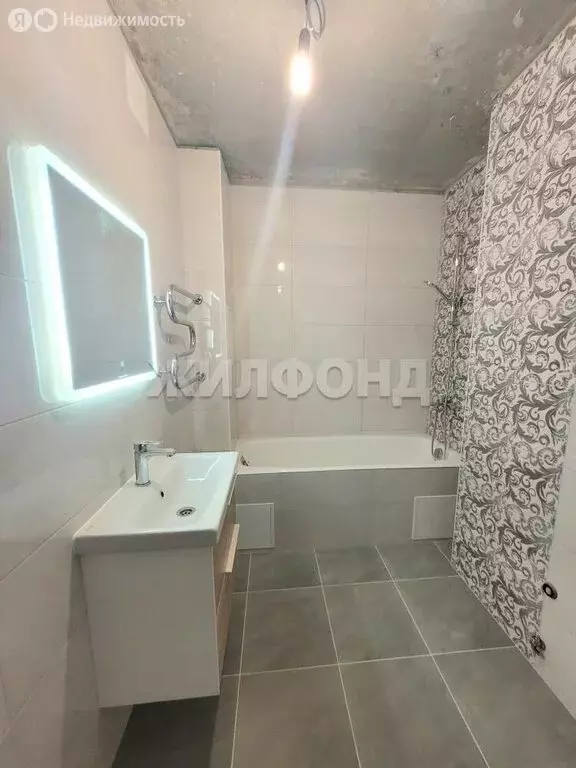 3-комнатная квартира: Бердск, улица Ленина, 23Б (85.6 м) - Фото 2