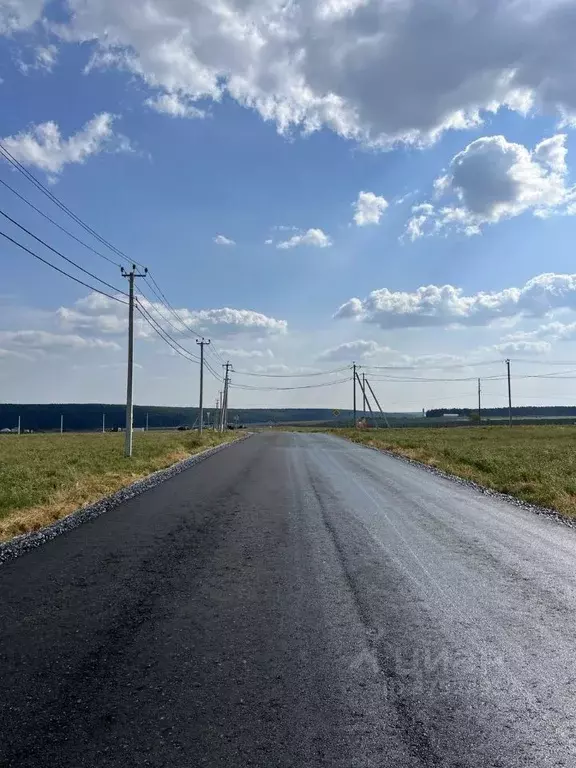 Участок в Свердловская область, Сысертский городской округ, с. ... - Фото 0