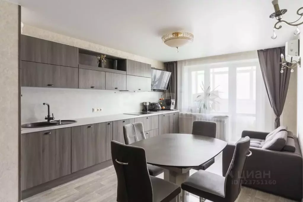 3-к кв. Тюменская область, Тюмень ул. Александра Митинского, 3 (86.0 ... - Фото 1