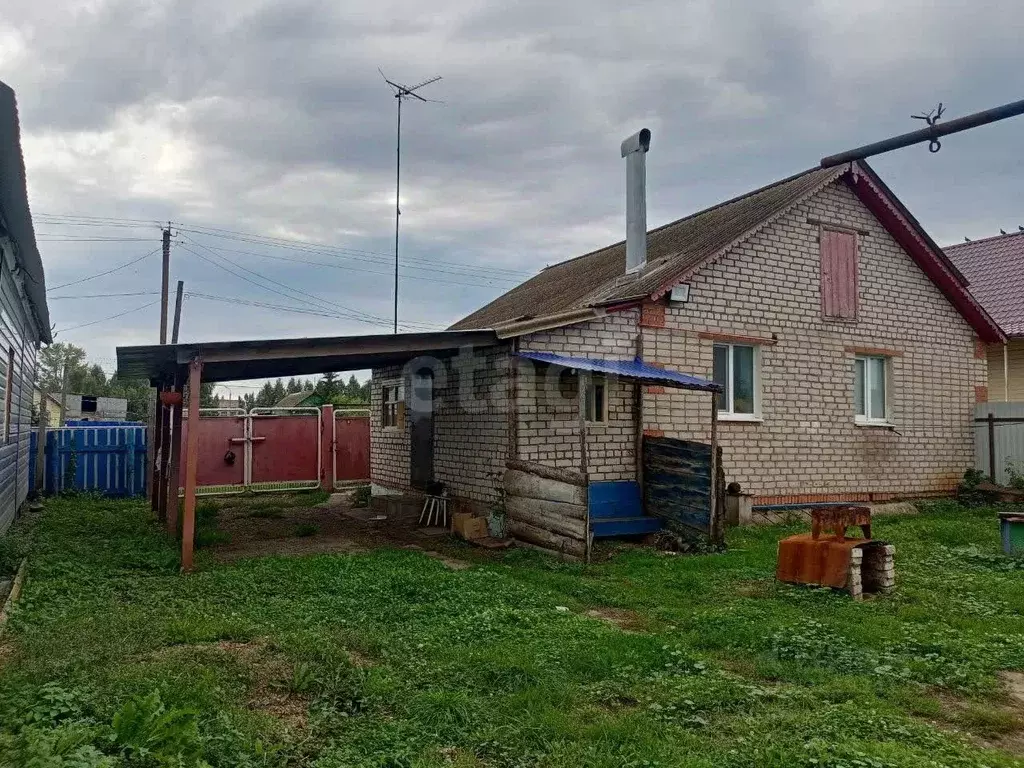 Дом в Башкортостан, Стерлитамакский район, Алатанинский сельсовет, с. ... - Фото 1