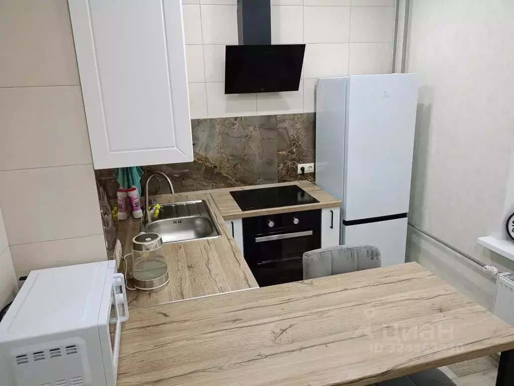 1-к кв. Татарстан, Казань ул. Сабира Ахтямова, 1к1 (35.0 м) - Фото 2