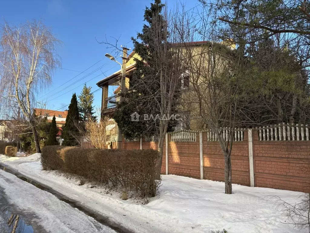 Дом в Калининградская область, Калининград Живописная ул., 1 (347 м) - Фото 1