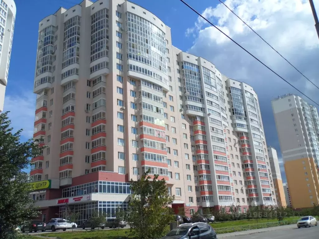 2-к кв. Свердловская область, Екатеринбург ул. Совхозная, 2 (70.0 м) - Фото 0