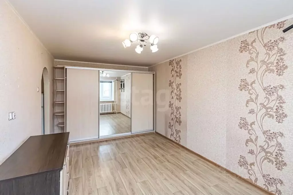 1-к кв. Тюменская область, Тюмень Волгоградская ул., 107 (30.4 м) - Фото 0