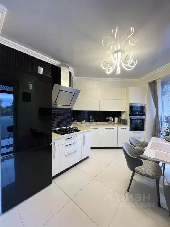 3-к кв. Калининградская область, Калининград ул. Юрия Гагарина, 7 ... - Фото 2