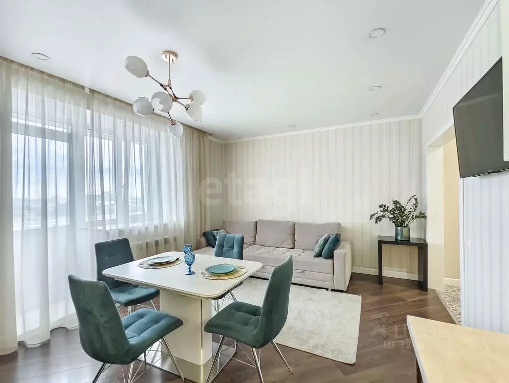 2-к кв. Тюменская область, Тюмень ул. Елизарова, 12 (76.9 м) - Фото 1