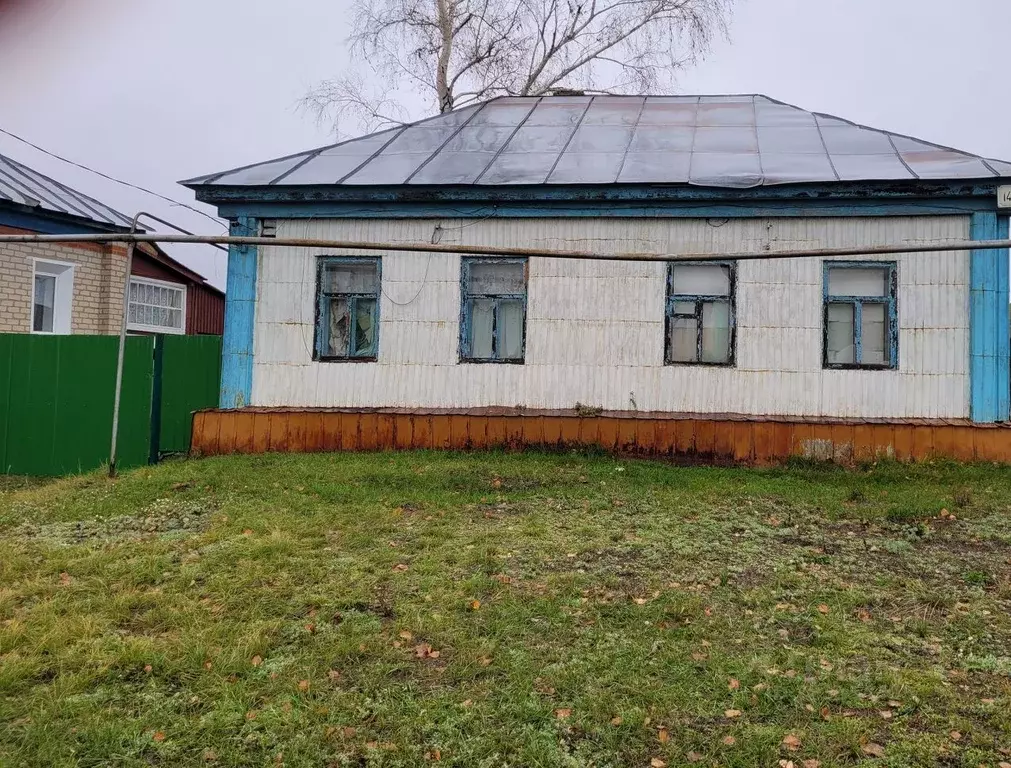 Дом в Саратовская область, Лысогорский район, Новокрасавское ... - Фото 1