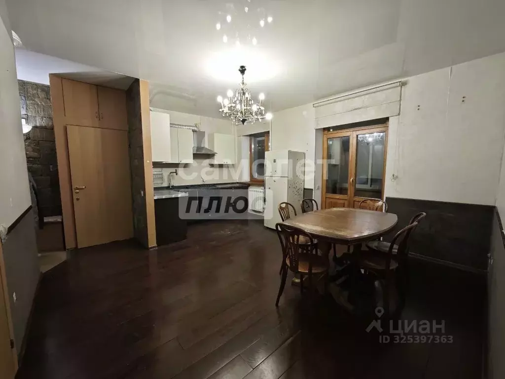 2-к кв. Свердловская область, Екатеринбург ул. Бажова, 41 (65.6 м) - Фото 1