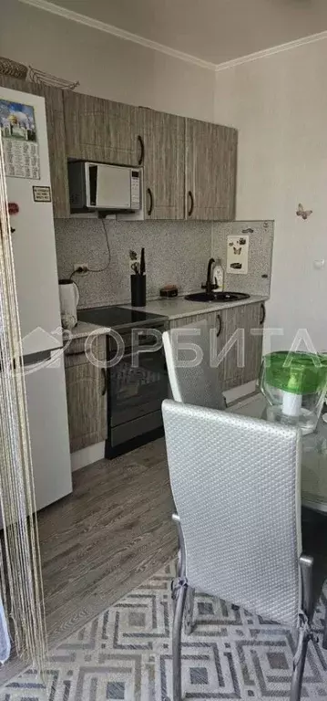 2-к кв. Тюменская область, Тюмень ул. Александра Протозанова, 18к1 ... - Фото 2