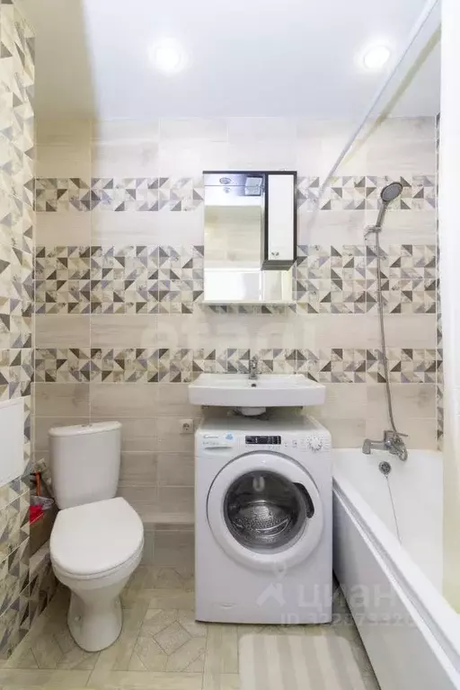 Студия Тюменская область, Тюмень ул. Новоселов, 111 (15.1 м) - Фото 1