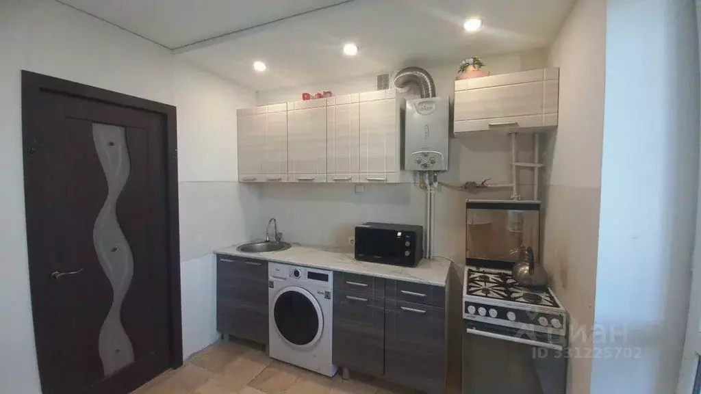 3-к кв. Крым, Феодосия ул. Челнокова, 98 (68.5 м) - Фото 1
