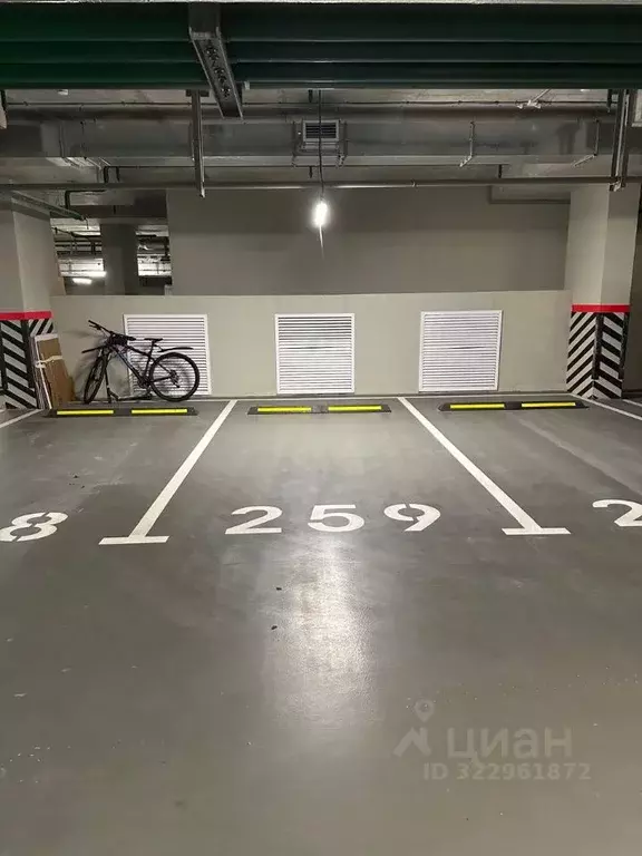 Гараж в Москва бул. Чкаловский, 6 (13 м) - Фото 1