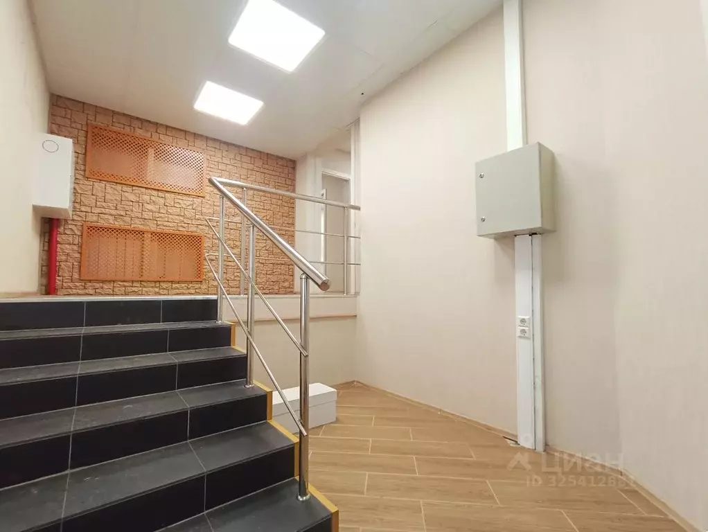 Помещение свободного назначения в Москва ул. Маршала Савицкого, 22к1 ... - Фото 1