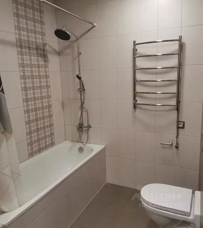 2-к кв. Тюменская область, Тюмень ул. Циолковского, 20А (60.0 м) - Фото 1