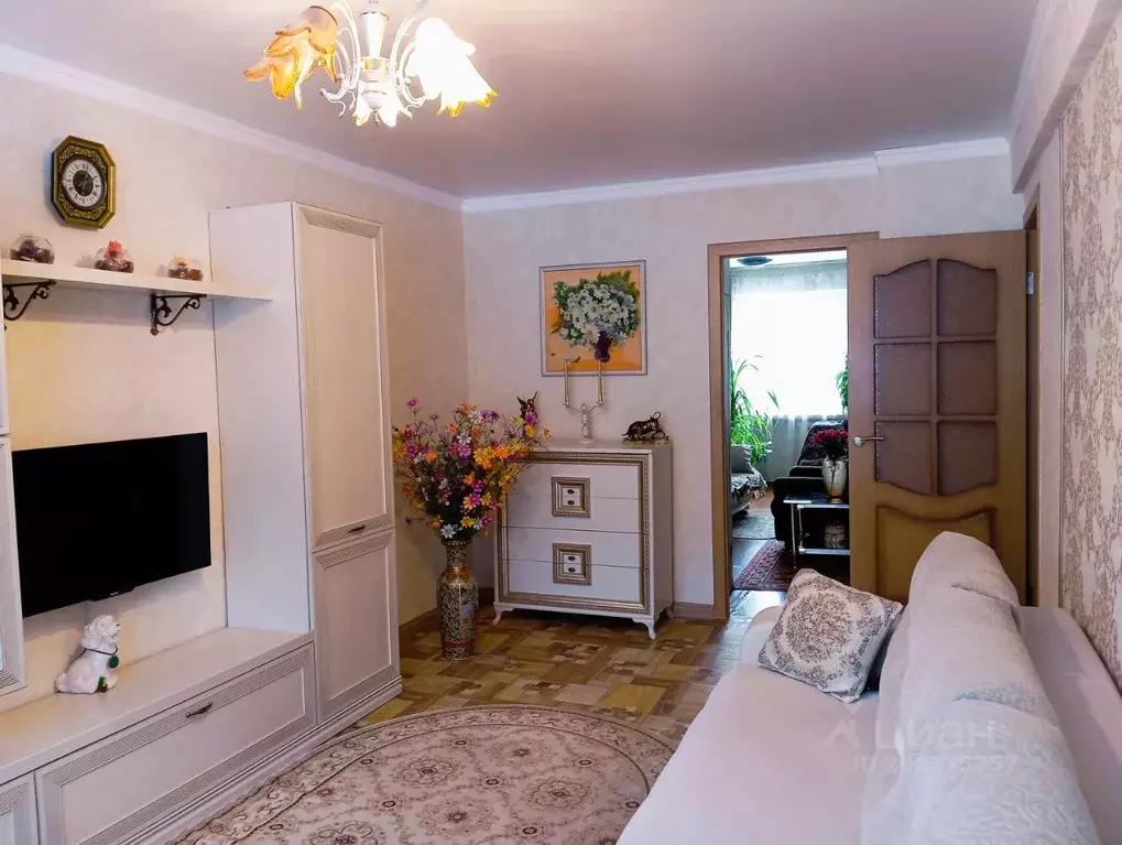 3-к кв. Омская область, Омск ул. Декабристов, 110 (58.9 м) - Фото 1