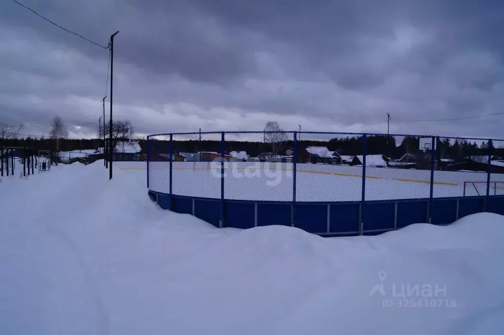Дом в Свердловская область, Режевской муниципальный округ, пос. ... - Фото 1