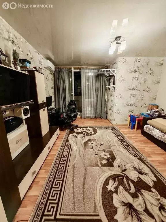 1-комнатная квартира: посёлок городского типа Октябрьский, улица ... - Фото 2