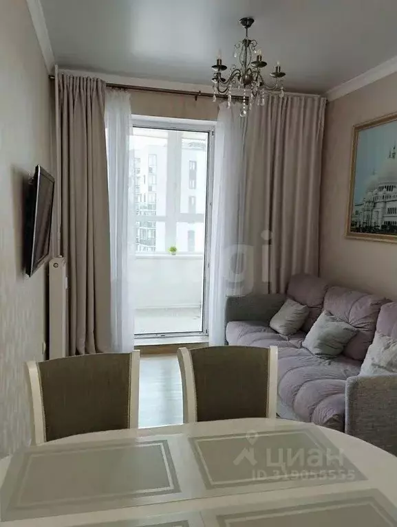 2-к кв. Тюменская область, Тюмень ул. Парада Победы, 9 (49.4 м) - Фото 0