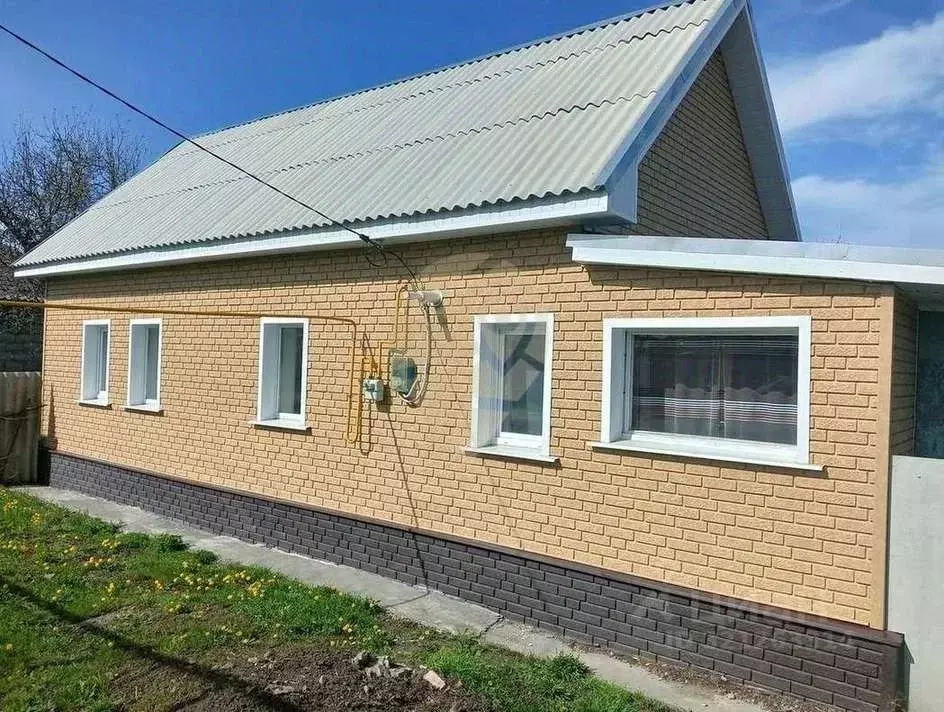 Дом в Белгородская область, Старооскольский городской округ, с. ... - Фото 1