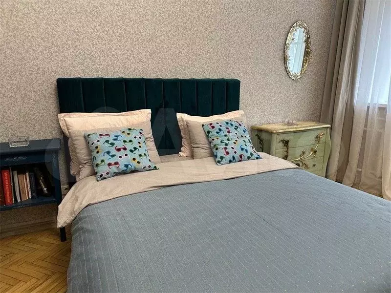 Комната 24 м в 4-к., 4/4 эт. - Фото 1