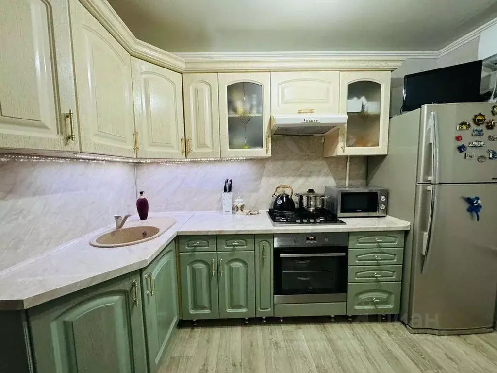 3-к кв. Адыгея, Тахтамукайский район, Яблоновский пгт ул. Гагарина, ... - Фото 1