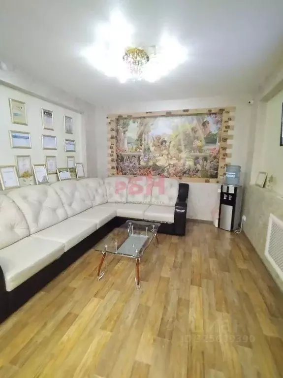 Помещение свободного назначения в Омская область, Омск ул. 70 лет ... - Фото 1