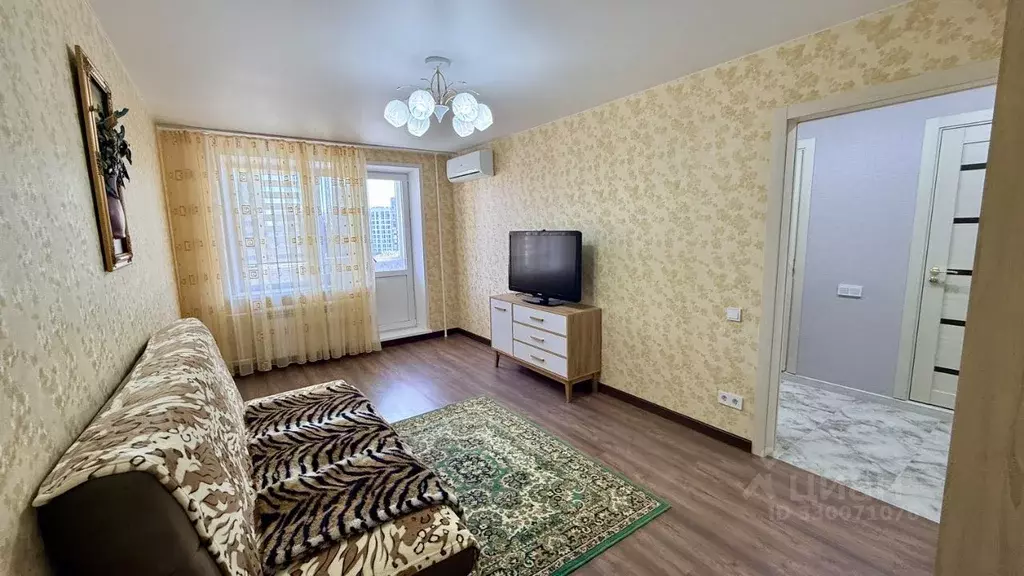 1-к кв. Тюменская область, Тюмень ул. 50 лет Октября, 78 (37.0 м) - Фото 2