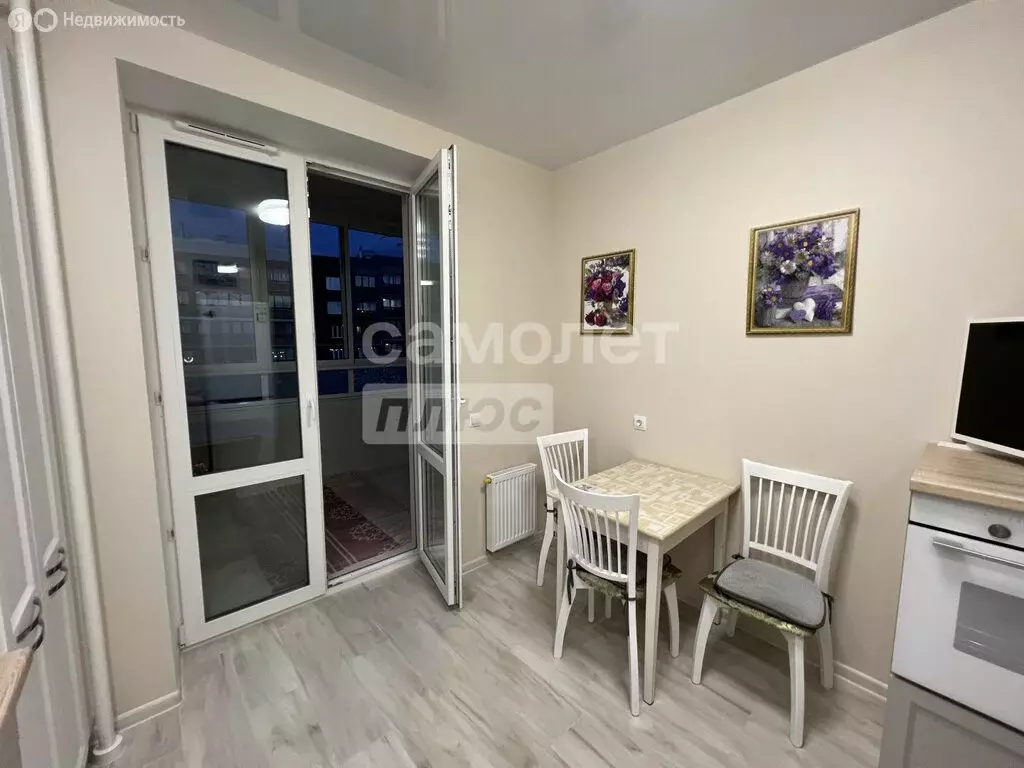 2-комнатная квартира: Киров, улица Героя Рослякова, 9 (52 м) - Фото 1