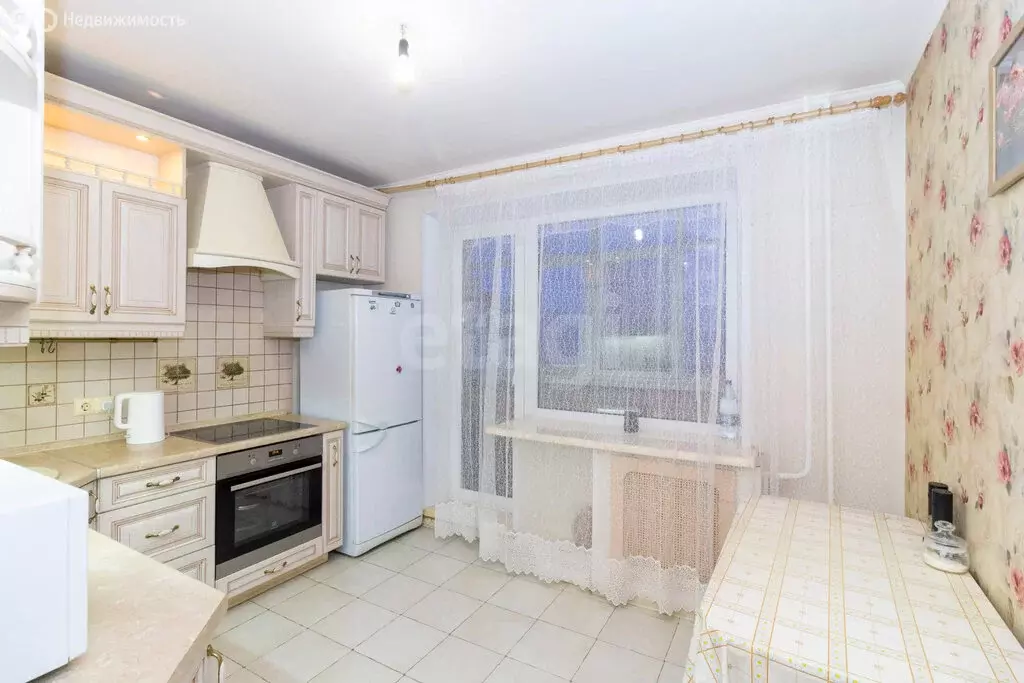 2-комнатная квартира: Тюмень, Новосибирская улица, 129 (61.8 м) - Фото 2