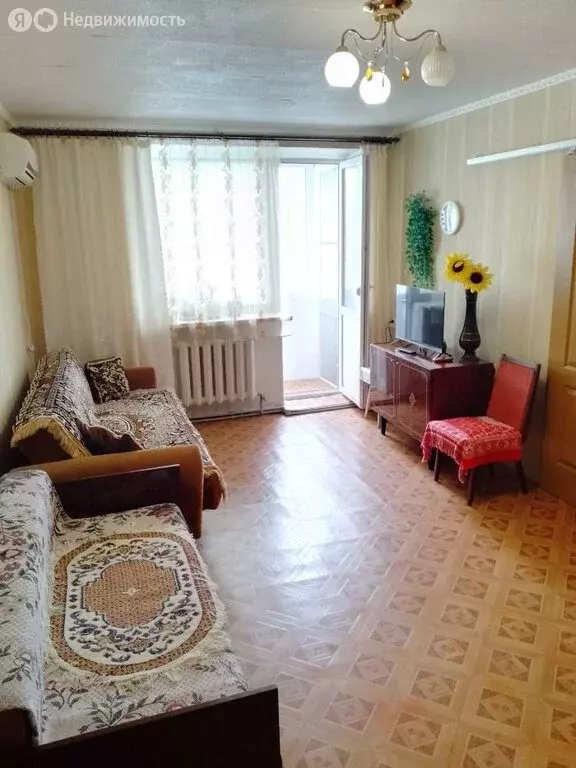 3-комнатная квартира: посёлок городского типа Заозёрное, улица Аллея ... - Фото 1