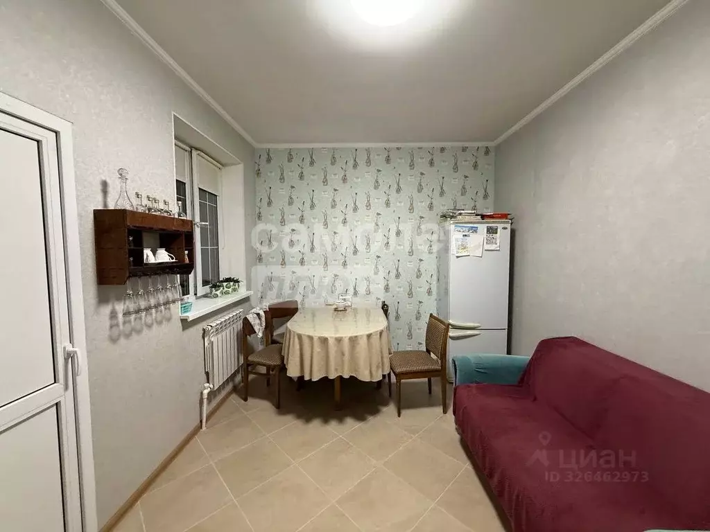 Дом в Курская область, Октябрьский район, Большедолженковский ... - Фото 1