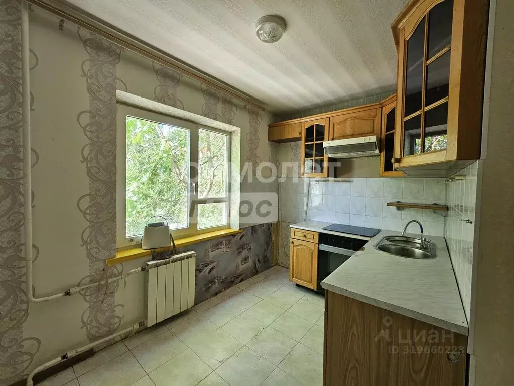 3-к кв. Волгоградская область, Волгоград ул. Ткачева, 16А (63.9 м) - Фото 0