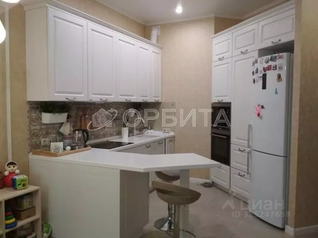 2-к кв. Тюменская область, Тюмень 6-й мкр, ул. Валерии Гнаровской, ... - Фото 2