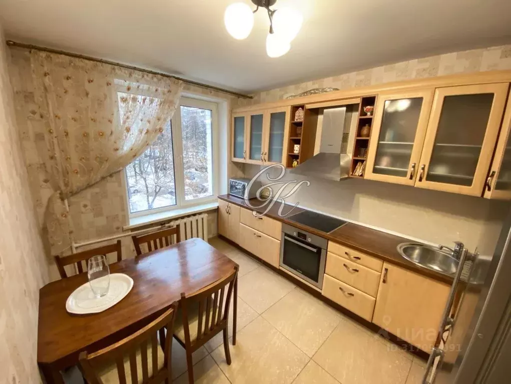 3-к кв. Москва ул. Марии Ульяновой, 9К3 (80.6 м) - Фото 0