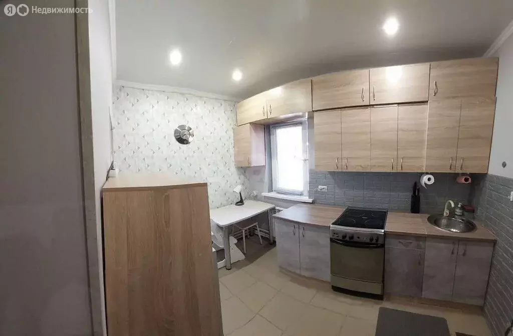 2-комнатная квартира: Оренбург, улица 9 Января, 24 (30 м) - Фото 1