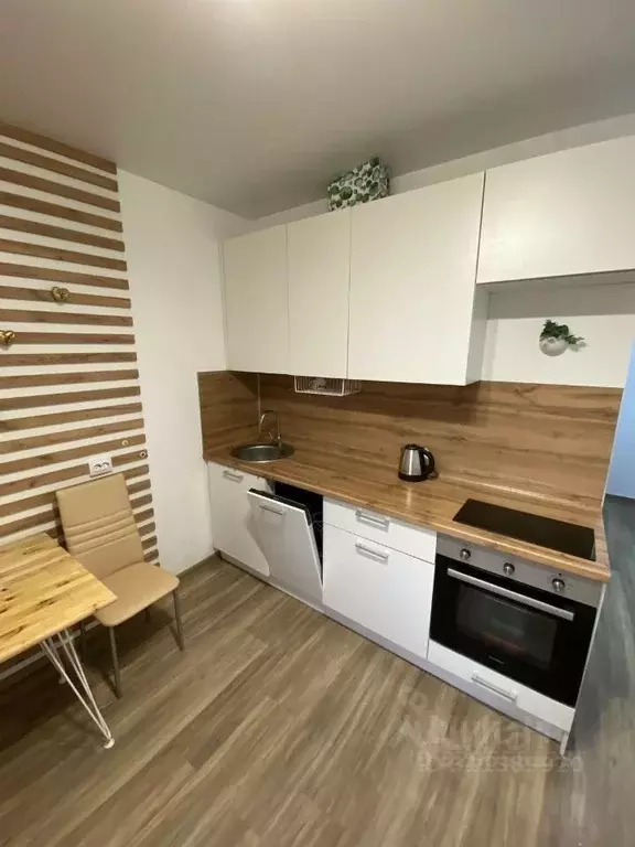 1-к кв. Свердловская область, Екатеринбург ул. Азина, 25 (40.3 м) - Фото 1