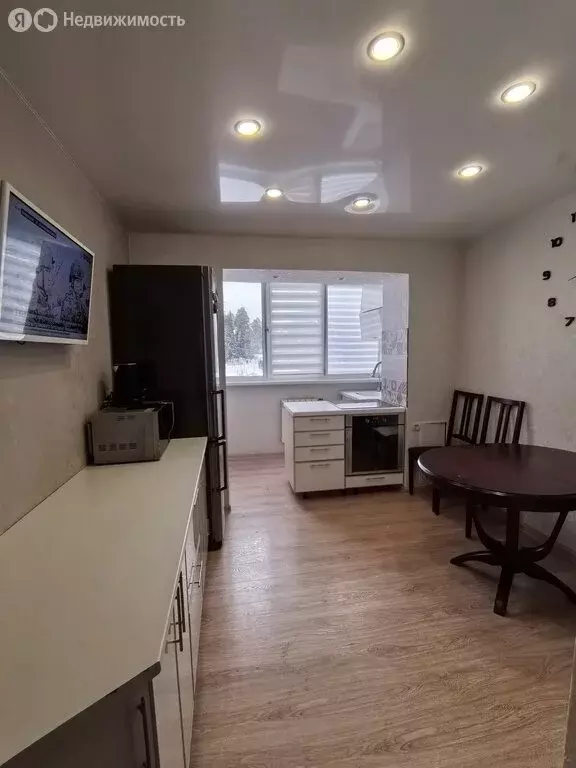 3-комнатная квартира: Усть-Илимск, улица Георгия Димитрова, 8 (63.2 м) - Фото 2