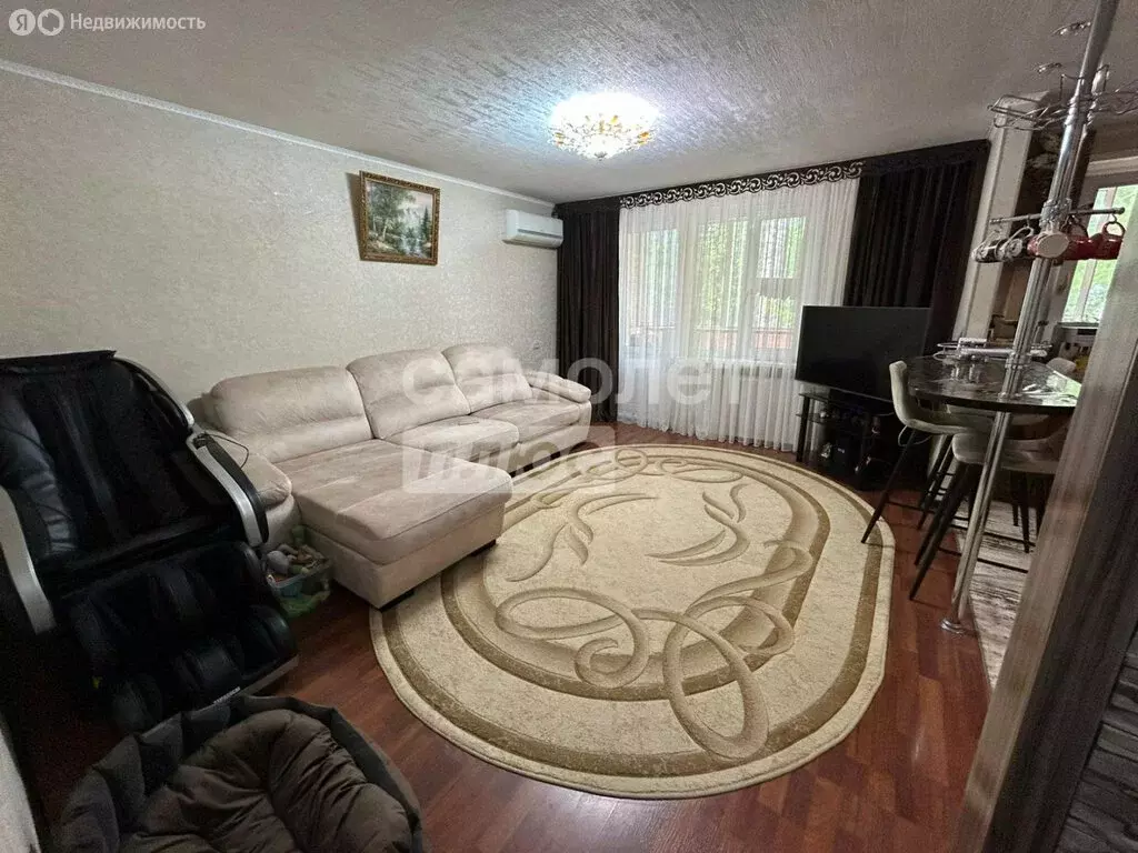 3-комнатная квартира: Нижнекамск, улица Гагарина, 29 (58.5 м) - Фото 0
