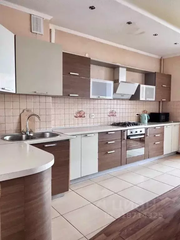 2-к кв. Ставропольский край, Пятигорск ул. Нежнова, 21К5 (80.0 м) - Фото 0