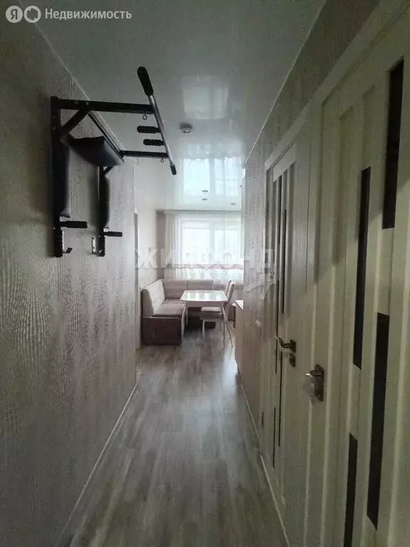 2-комнатная квартира: Междуреченск, улица Дзержинского, 5 (56 м) - Фото 1