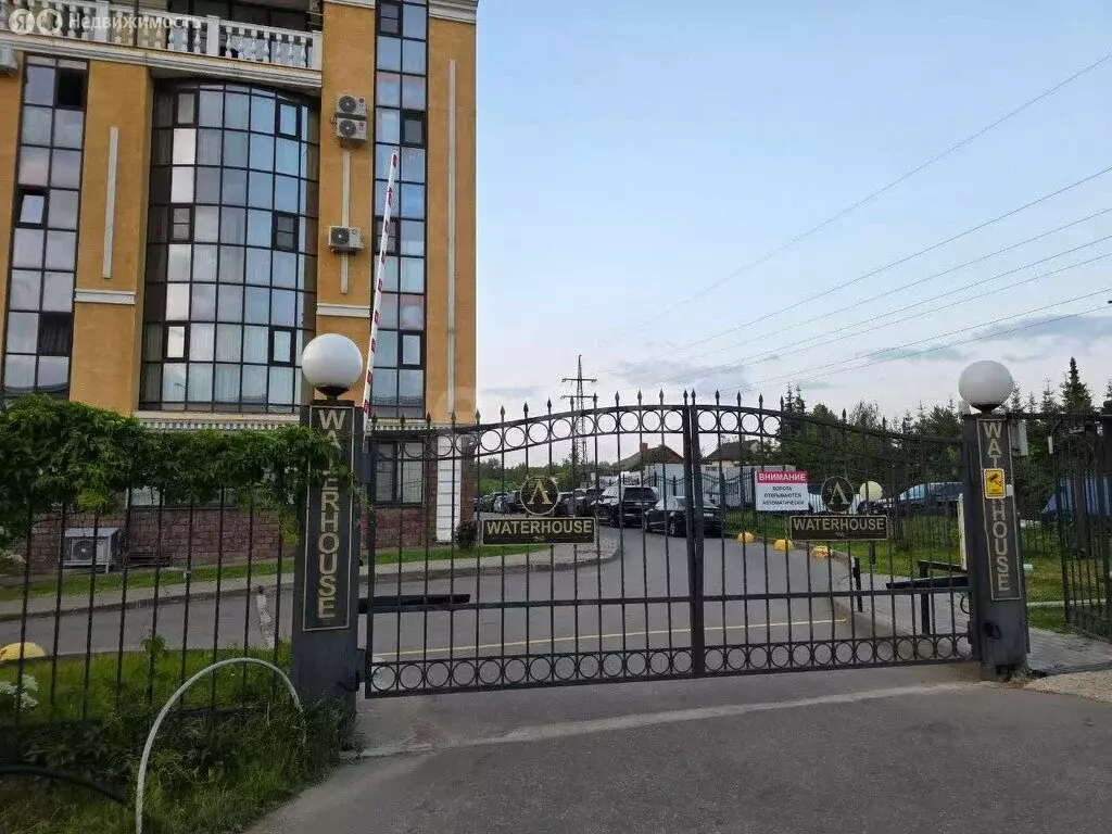 3-комнатная квартира: Грибки, Адмиральская улица, 6с1 (64 м) - Фото 1